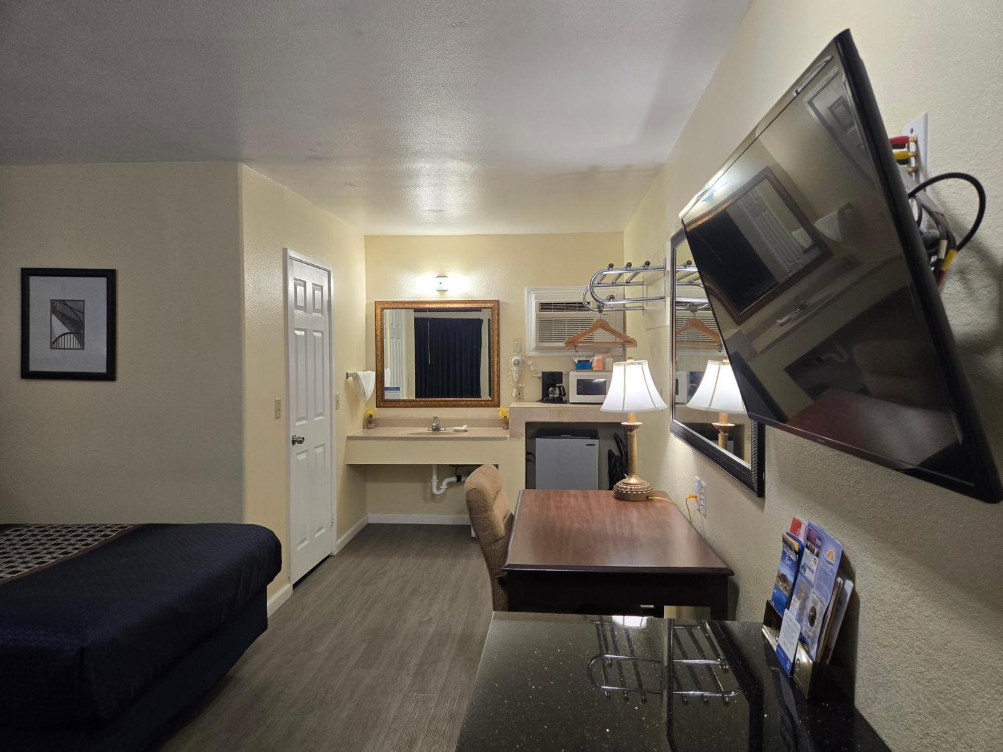 Rodeway Inn & Suites Blythe I-10 Exteriör bild