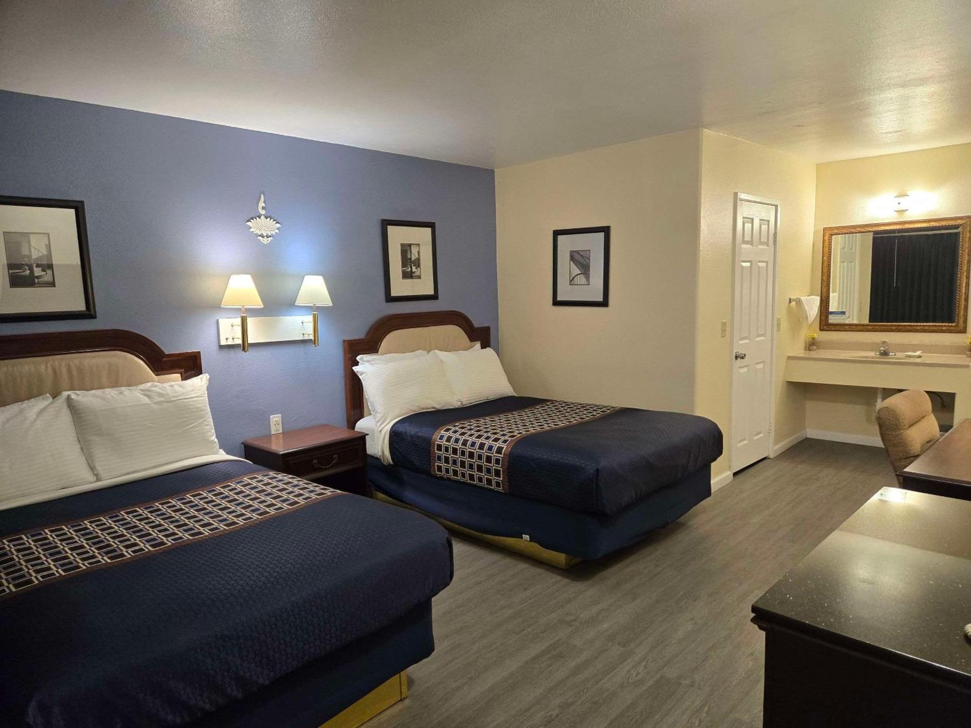 Rodeway Inn & Suites Blythe I-10 Exteriör bild