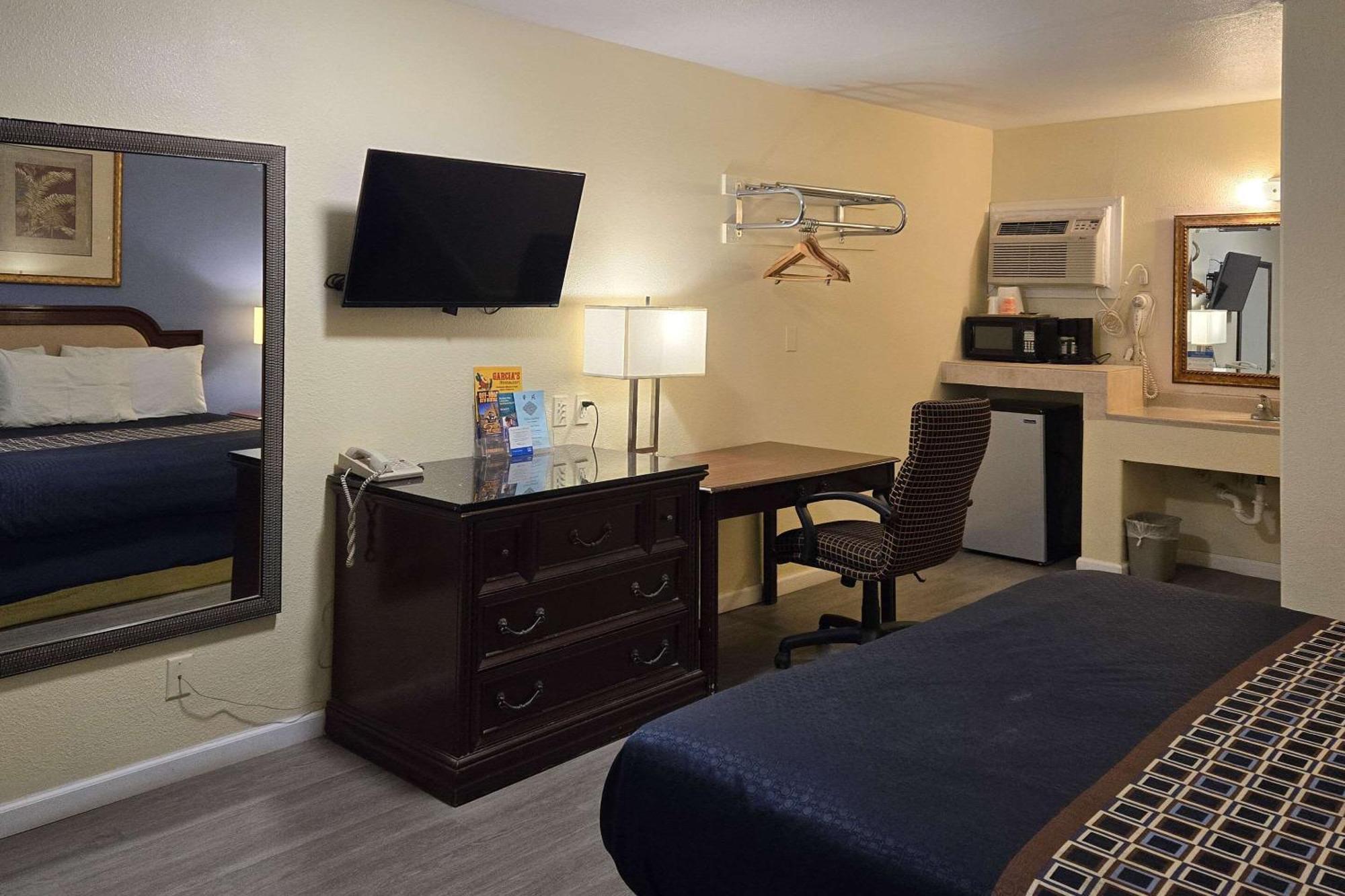 Rodeway Inn & Suites Blythe I-10 Exteriör bild