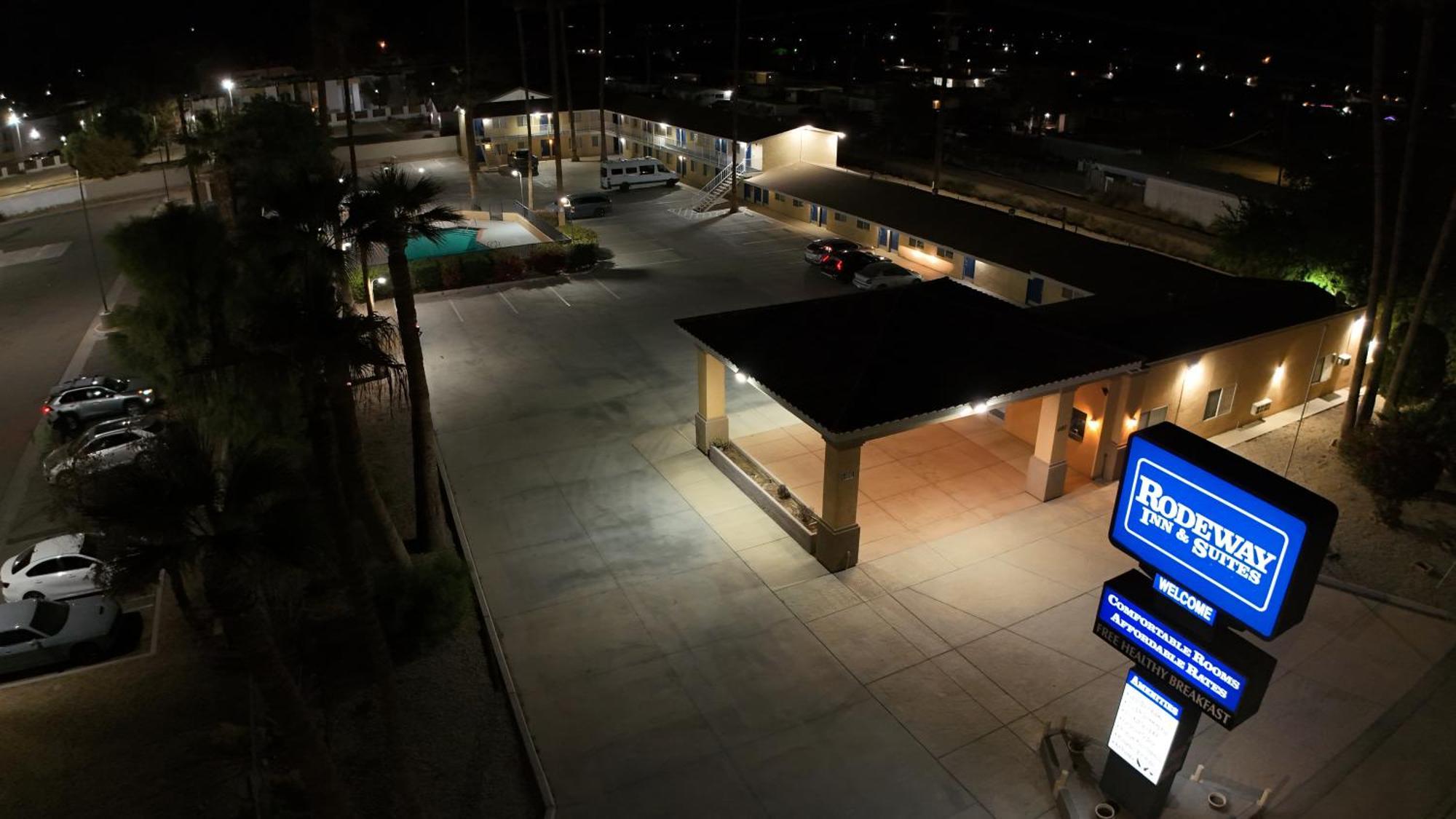 Rodeway Inn & Suites Blythe I-10 Exteriör bild